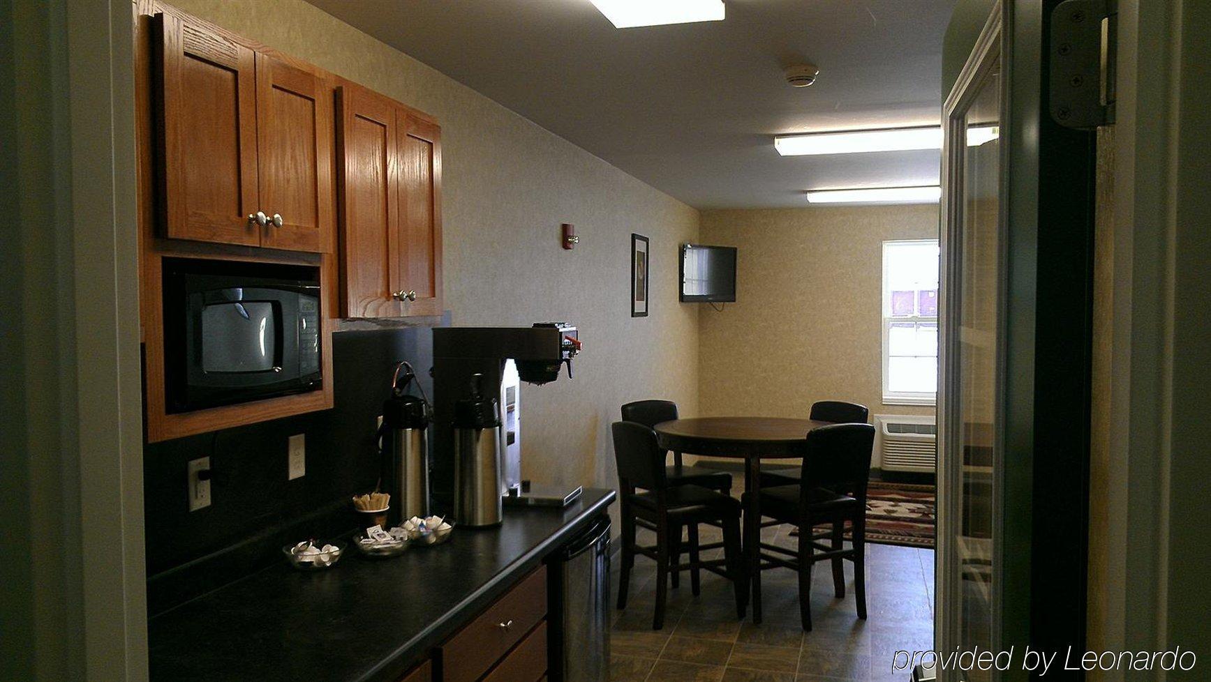 Red Roof Inn & Suites דיקינסון מראה חיצוני תמונה
