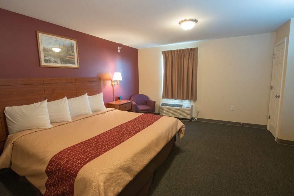 Red Roof Inn & Suites דיקינסון מראה חיצוני תמונה